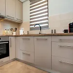 Apartament House Rytha