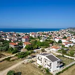 Apartament House Rytha *